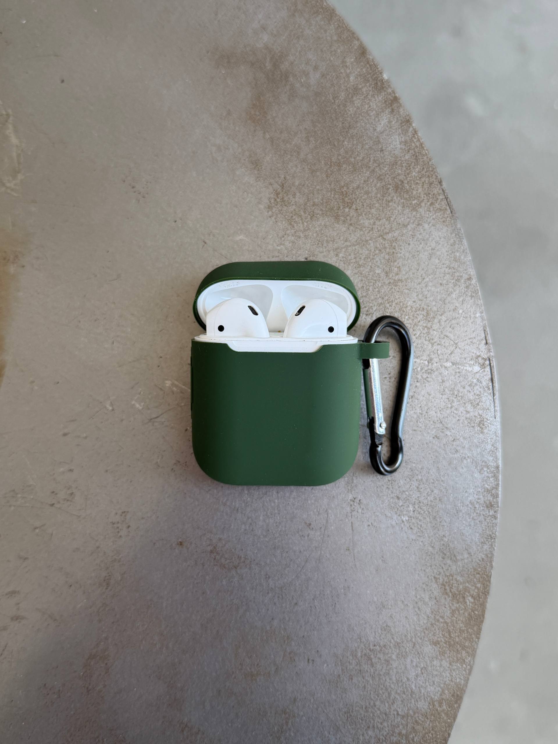 Чехол на AirPods 1 / 2 силиконовый с карабином Pacific Green (18)