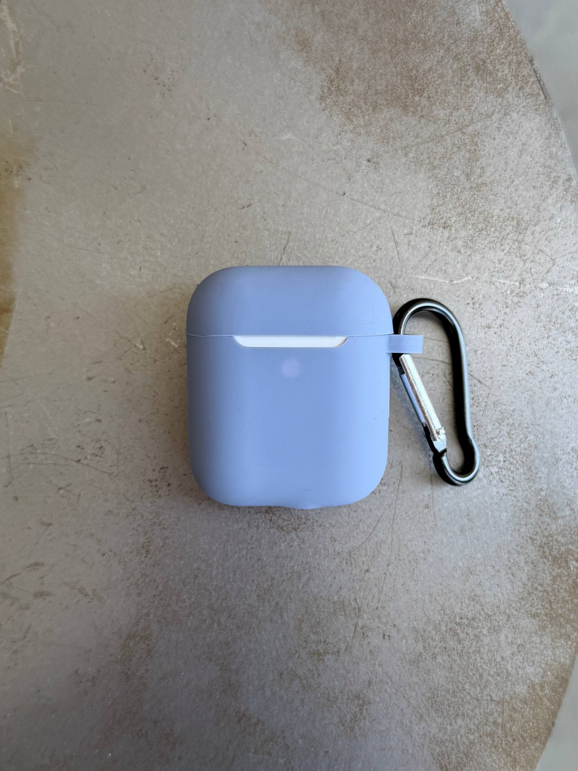 Чехол на AirPods 1 / 2 силиконовый с карабином Lavander Grey (11)