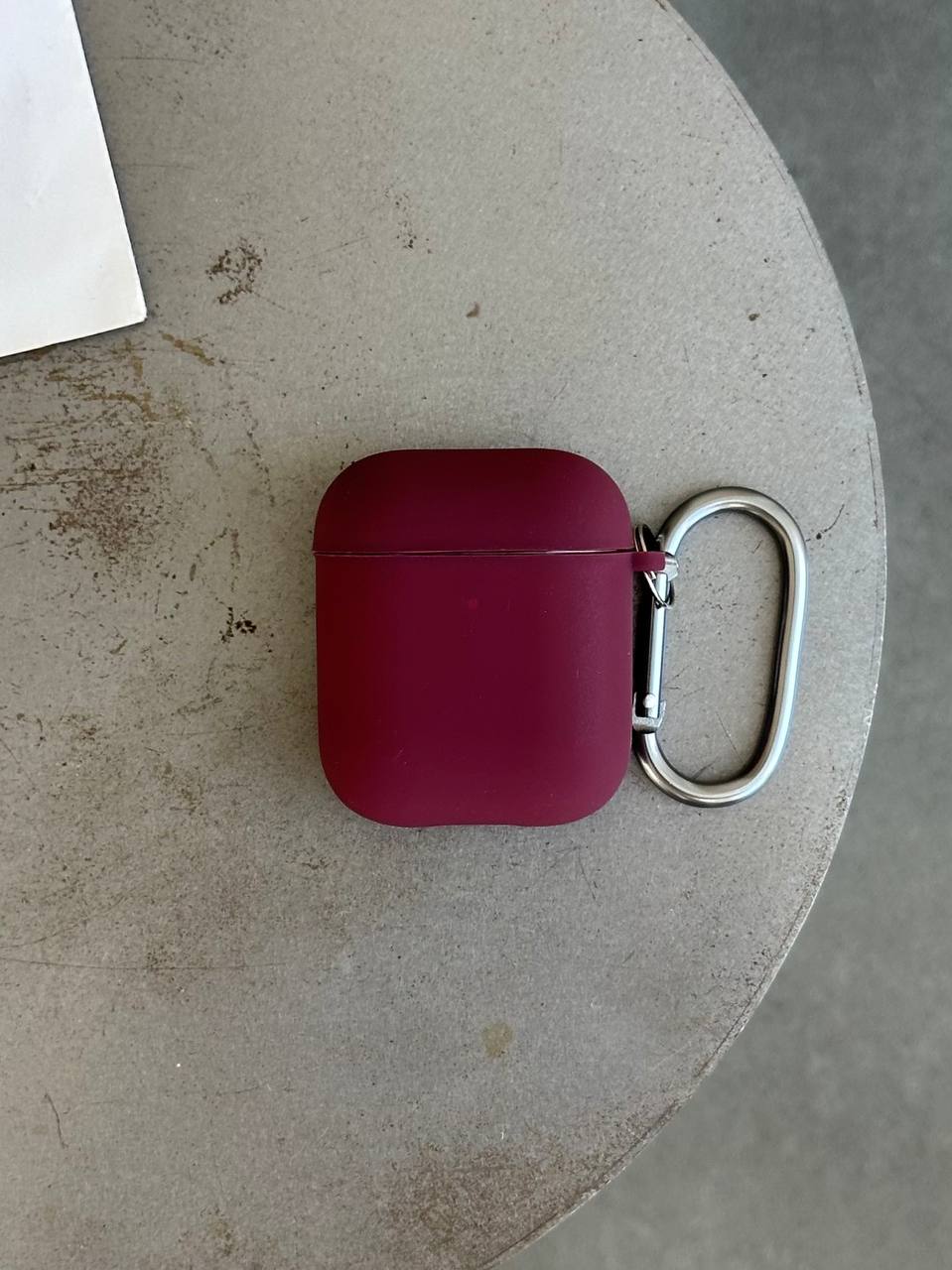 Чохол на AirPods 1 / 2 із мікрофіброю та карабіном Plum (22)