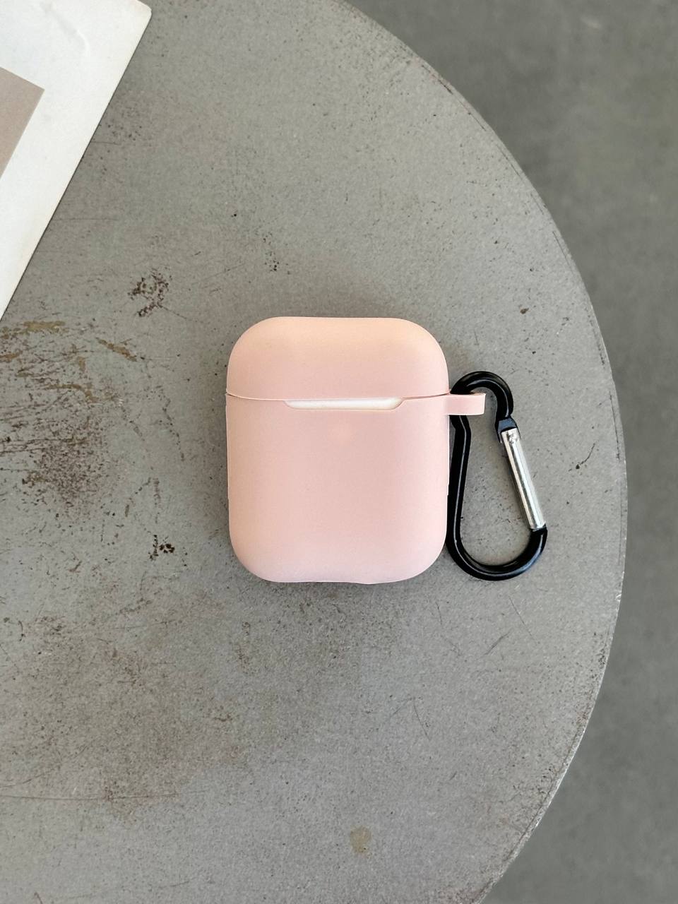 Чохол на AirPods 1 / 2 силіконовий із карабіном Pink Sand (07)