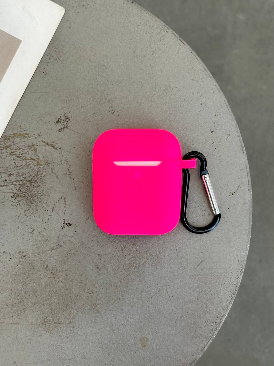 Чохол на AirPods 1 / 2 силіконовий із карабіном Shiny Pink (17)