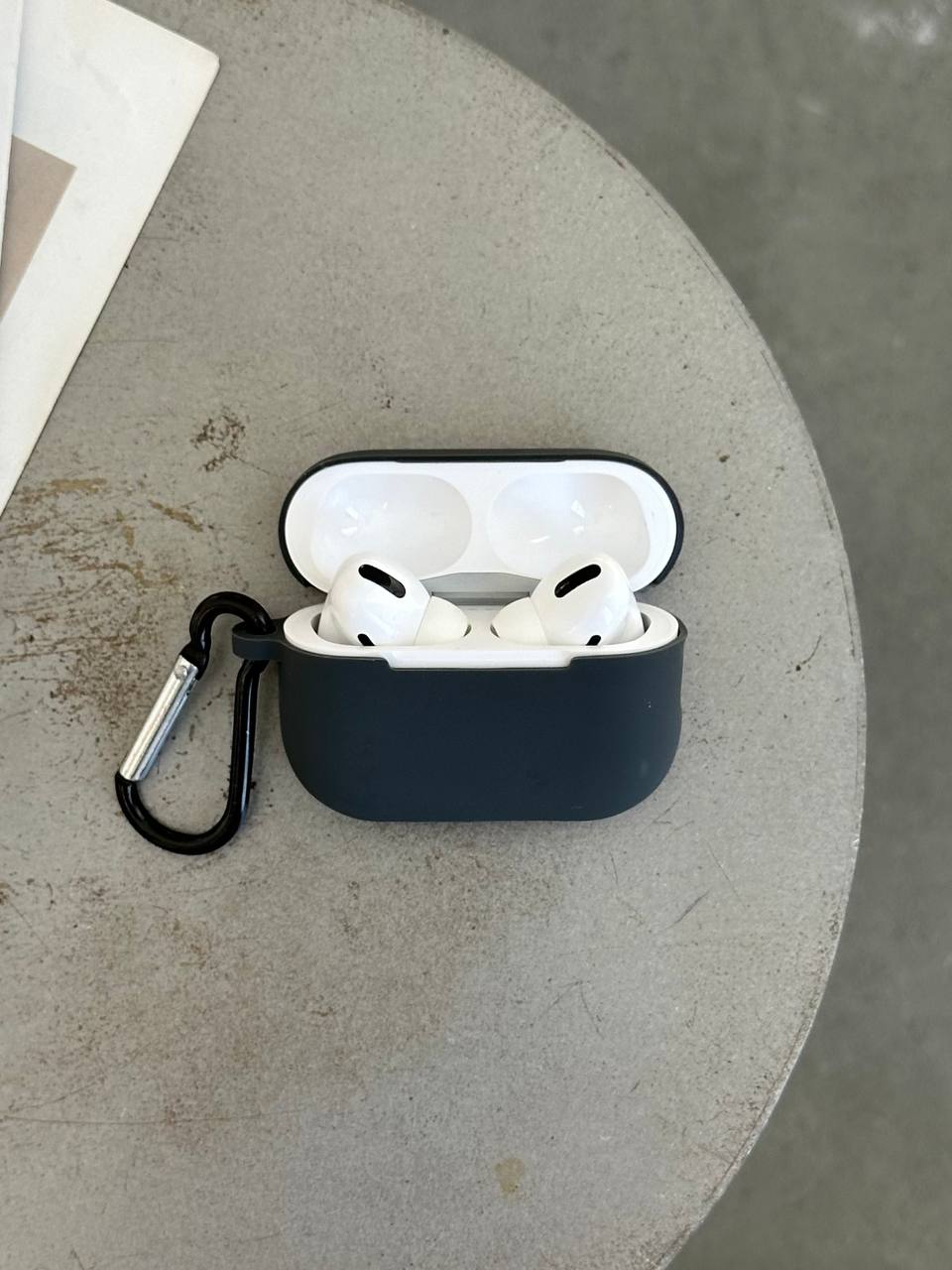 Чохол на AirPods 3 силіконовий із карабіном Graphite (09)