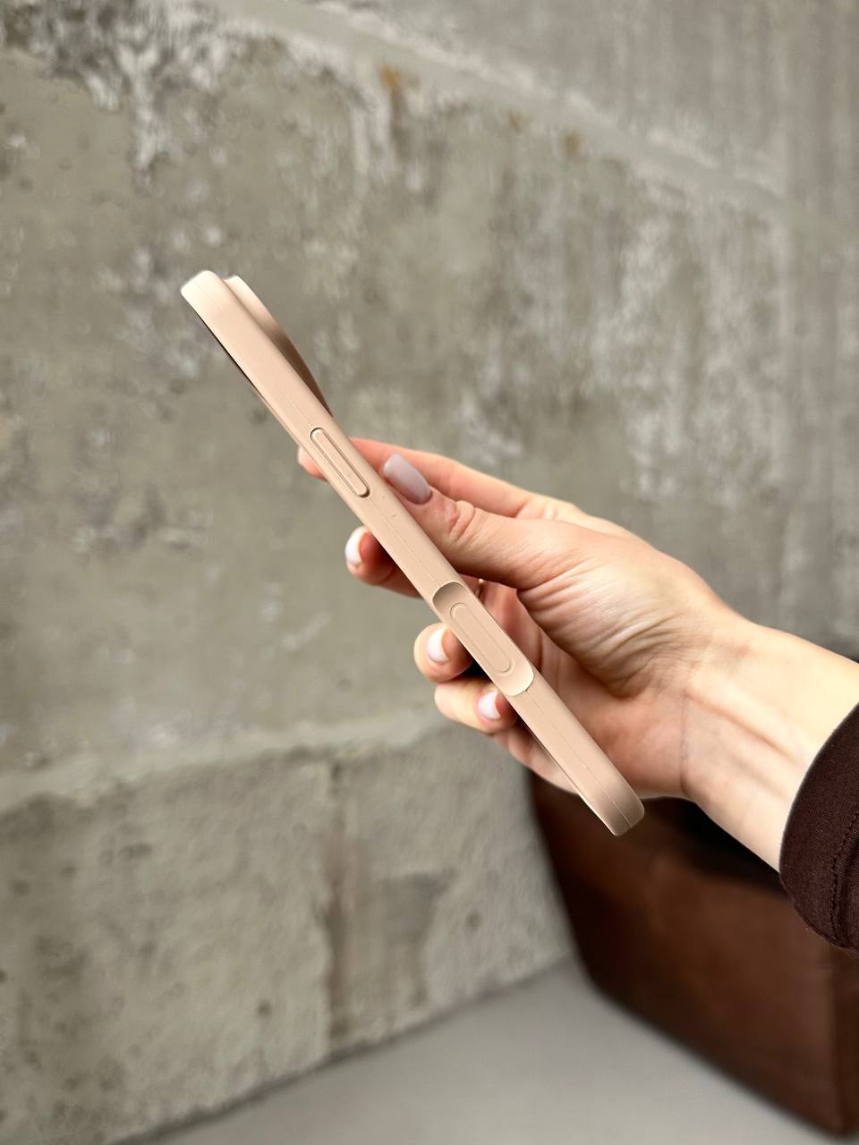 Чехол Silicone case с открытой камерой на iPhone 17 Air Desert (44)