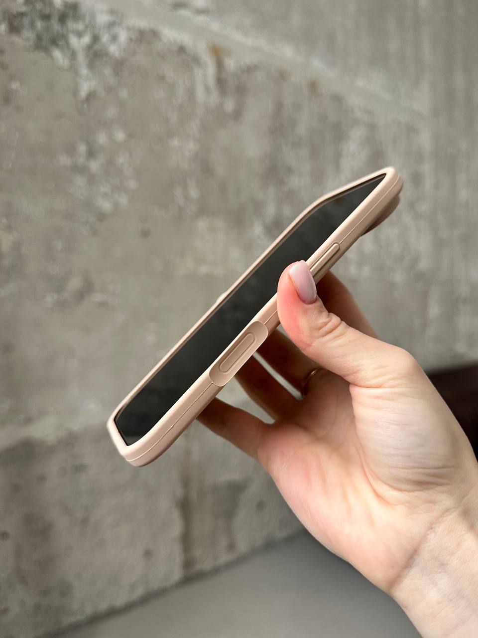 Чехол Silicone case с открытой камерой на iPhone 17 Air Desert (44)