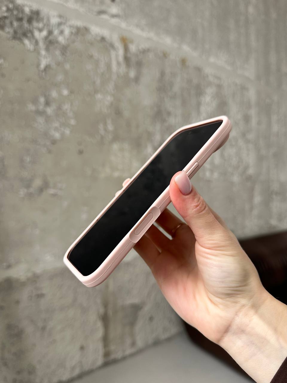 Чехол Silicone case с открытой камерой на iPhone 17 Air Pink Sand (26)