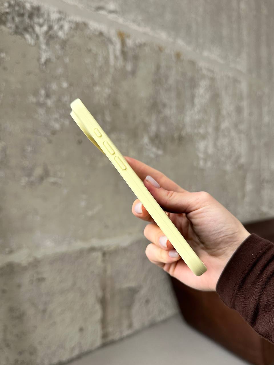 Чехол Silicone case с открытой камерой на iPhone 17 Air Cream Yellow (41)