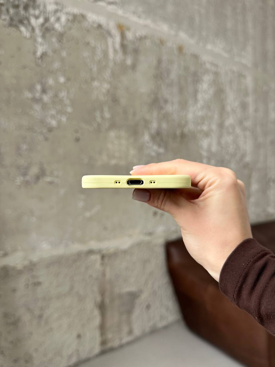 Чехол Silicone case с открытой камерой на iPhone 17 Air Cream Yellow (41)