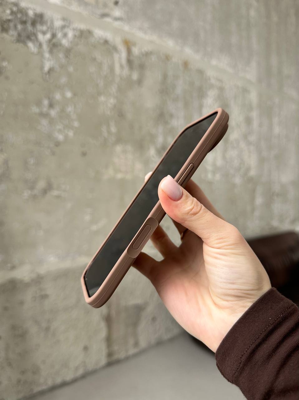 Чехол Silicone case с открытой камерой на iPhone 17 Air Chocolate (43)