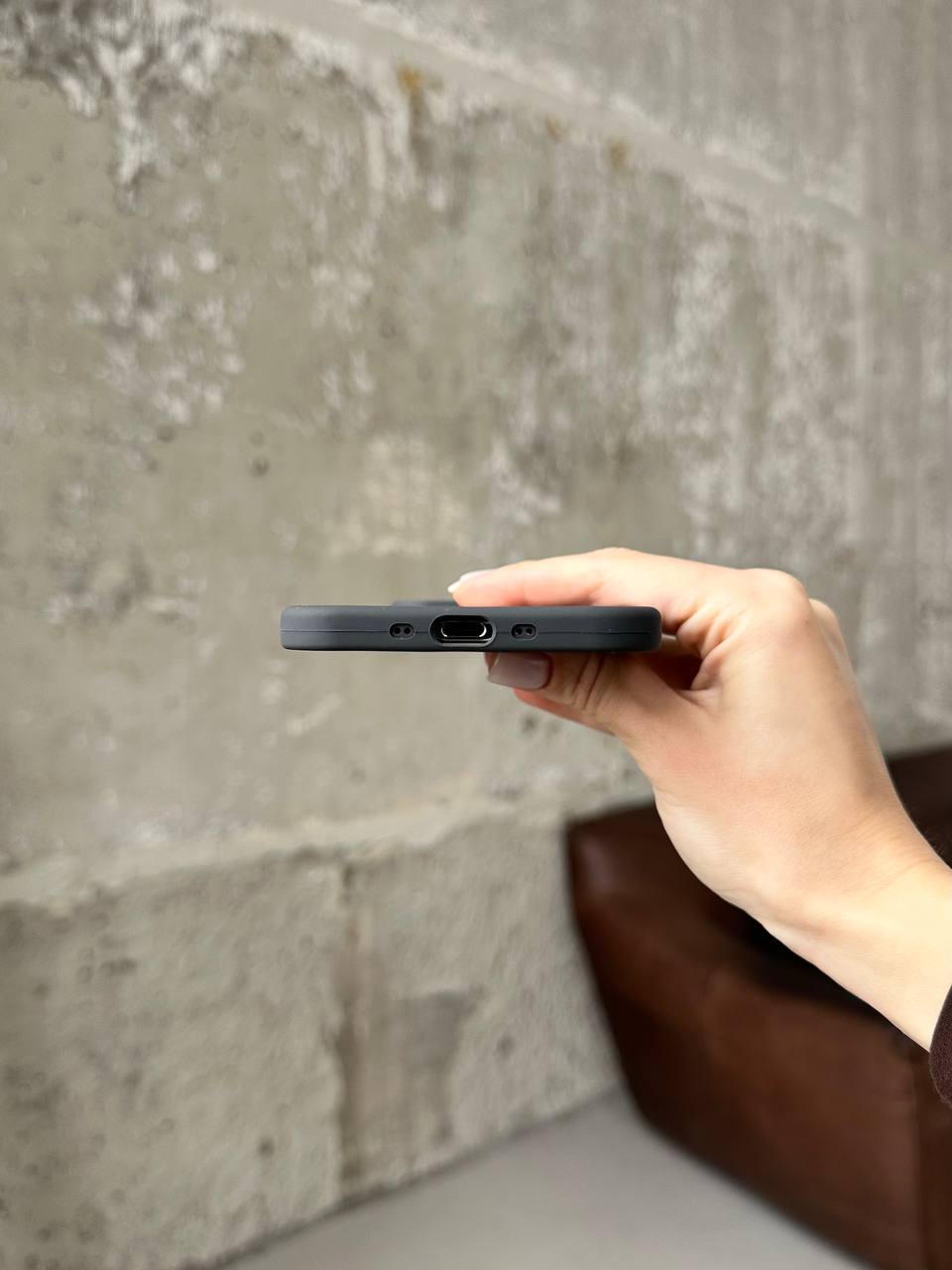 Чехол Silicone case с открытой камерой на iPhone 17 Air Graphite (24)