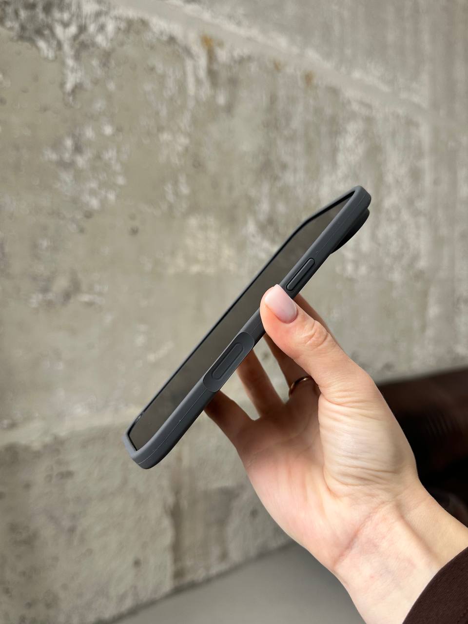 Чехол Silicone case с открытой камерой на iPhone 17 Air Graphite (24)