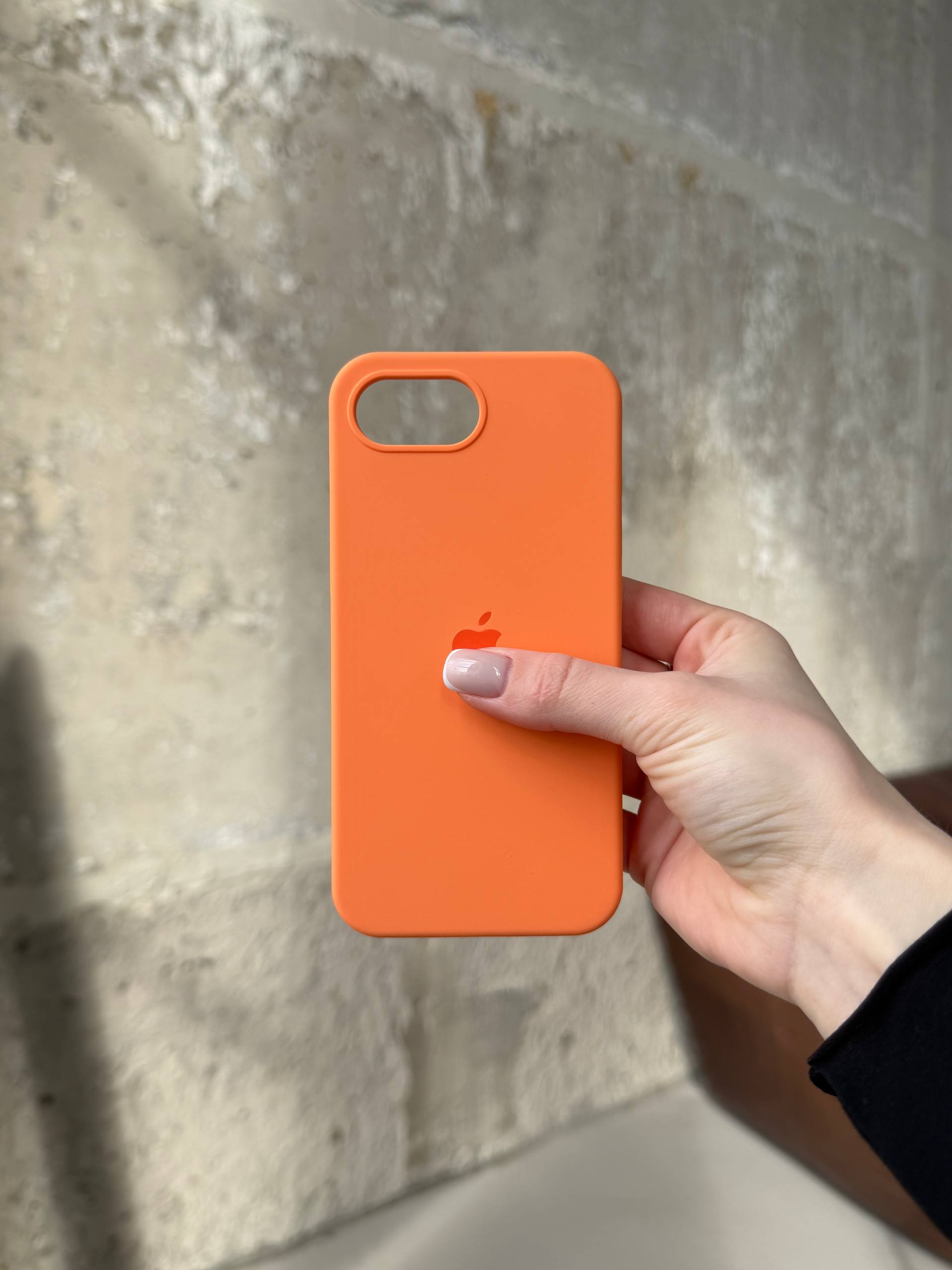 Чехол Silicone case с открытой камерой на iPhone 16e / 17e Papaya (40)