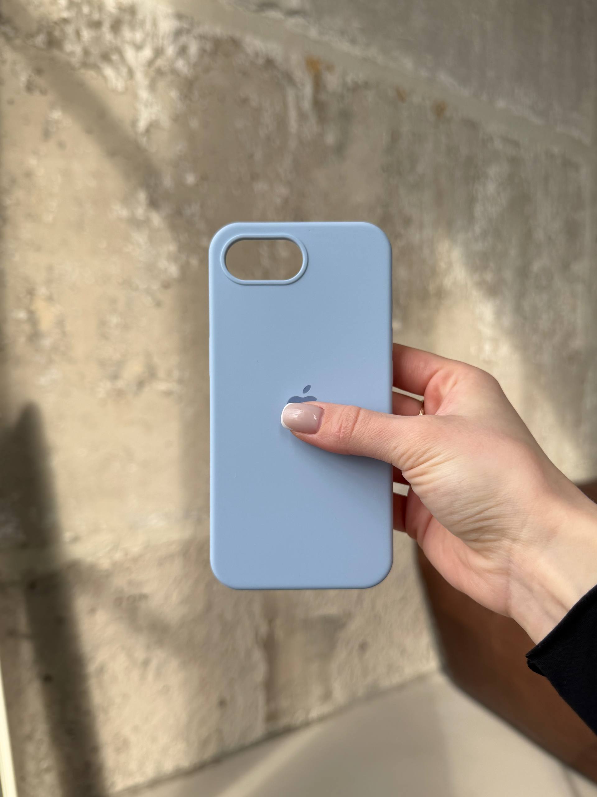 Чехол Silicone case с открытой камерой на iPhone 16e / 17e Lilac (05)