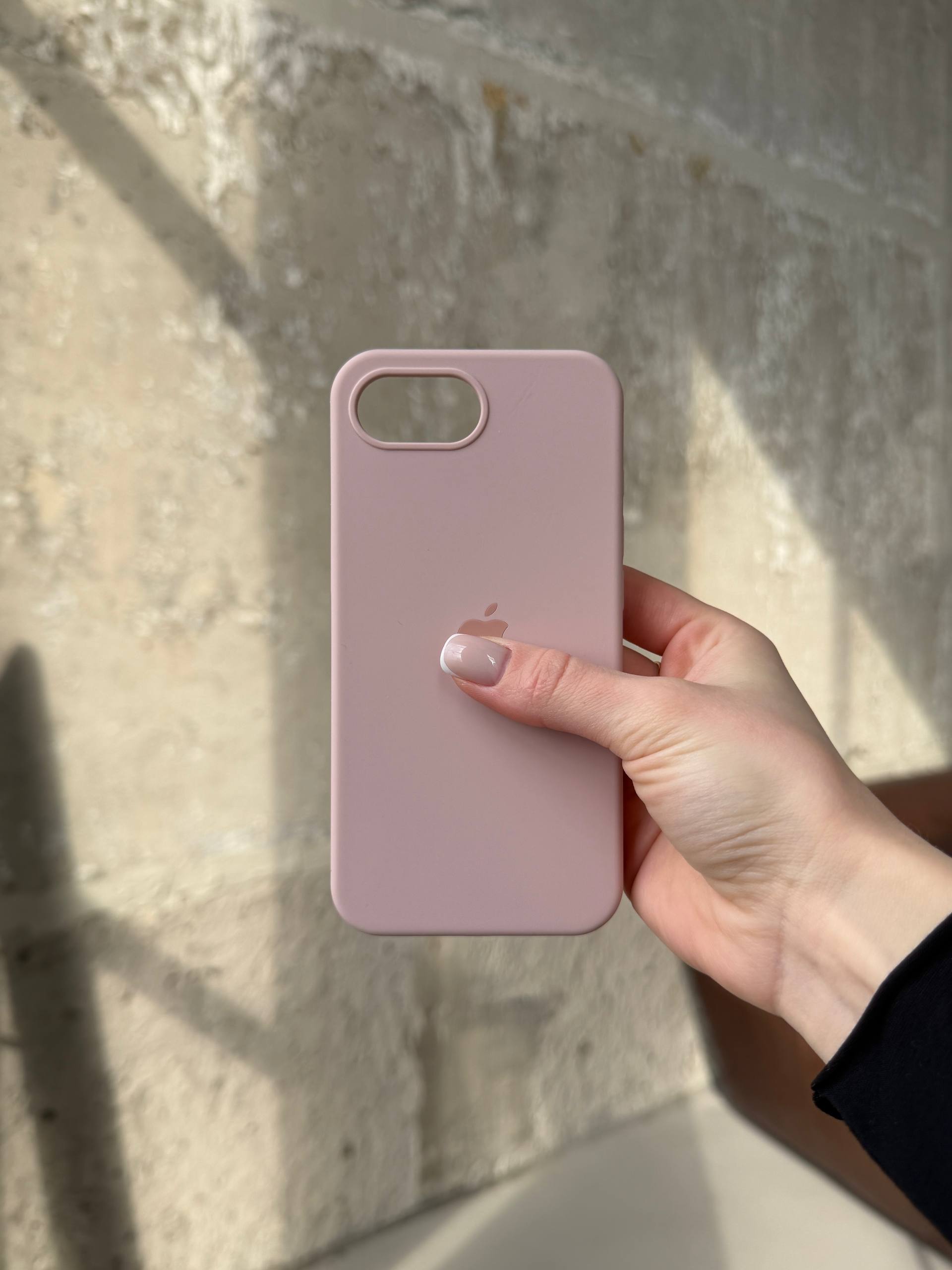 Чехол Silicone case с открытой камерой на iPhone 16e / 17e Pink Sand (26)