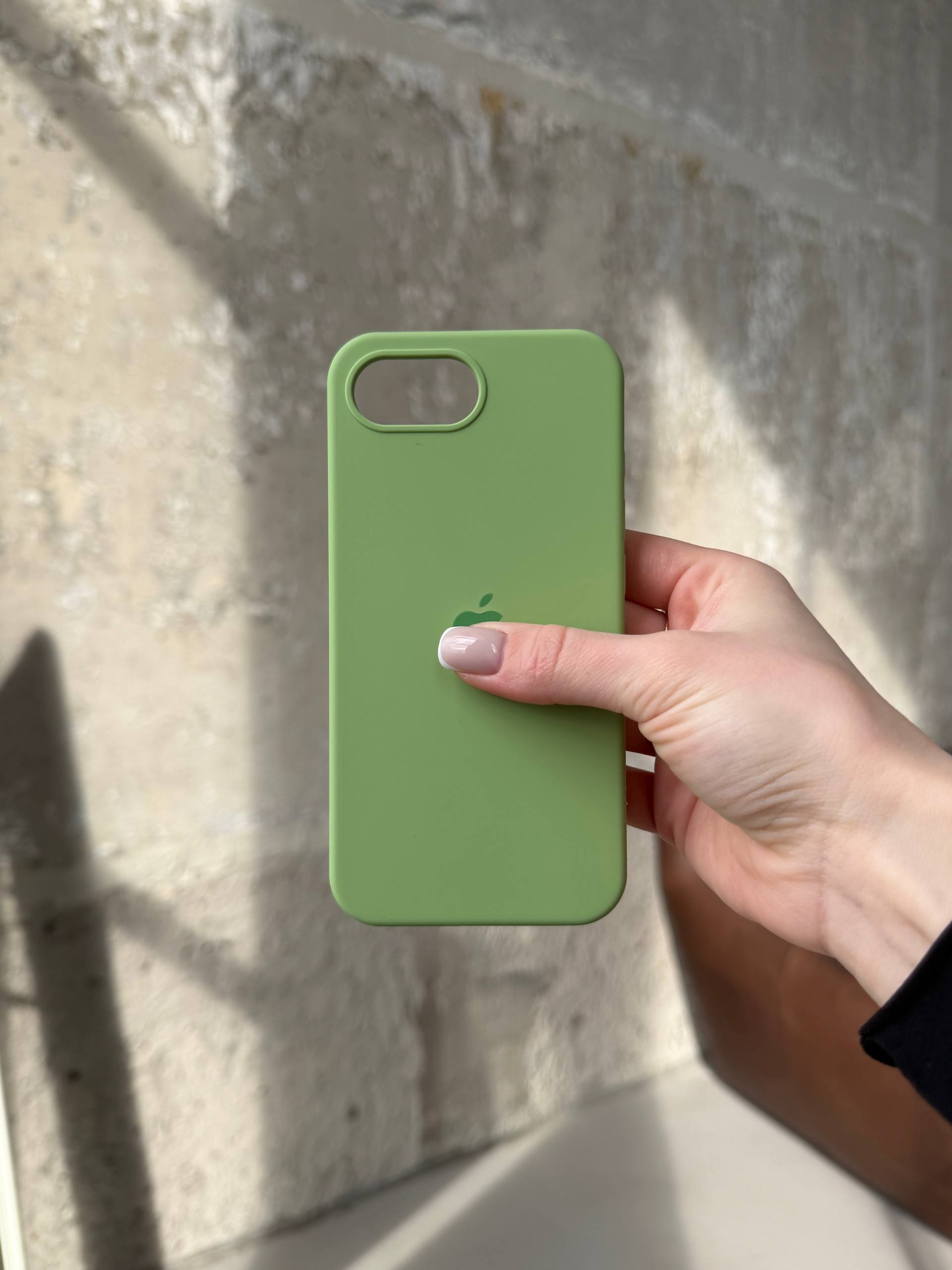 Чехол Silicone case с открытой камерой на iPhone 16e / 17e Mint Gum (39)