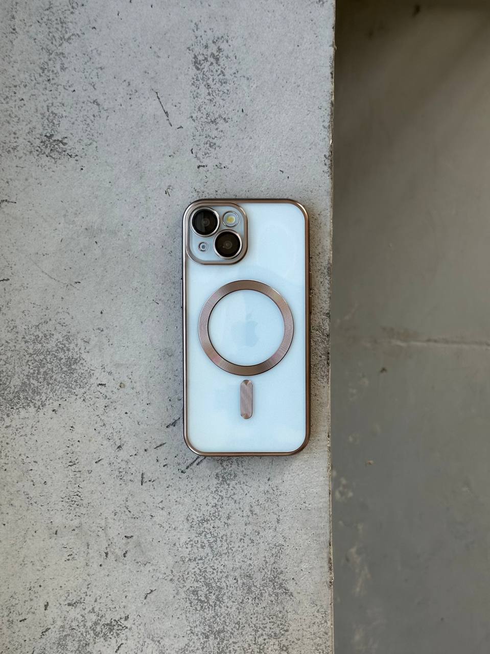 Чехол цветной Shining case с Magsafe на iPhone 15 Titan