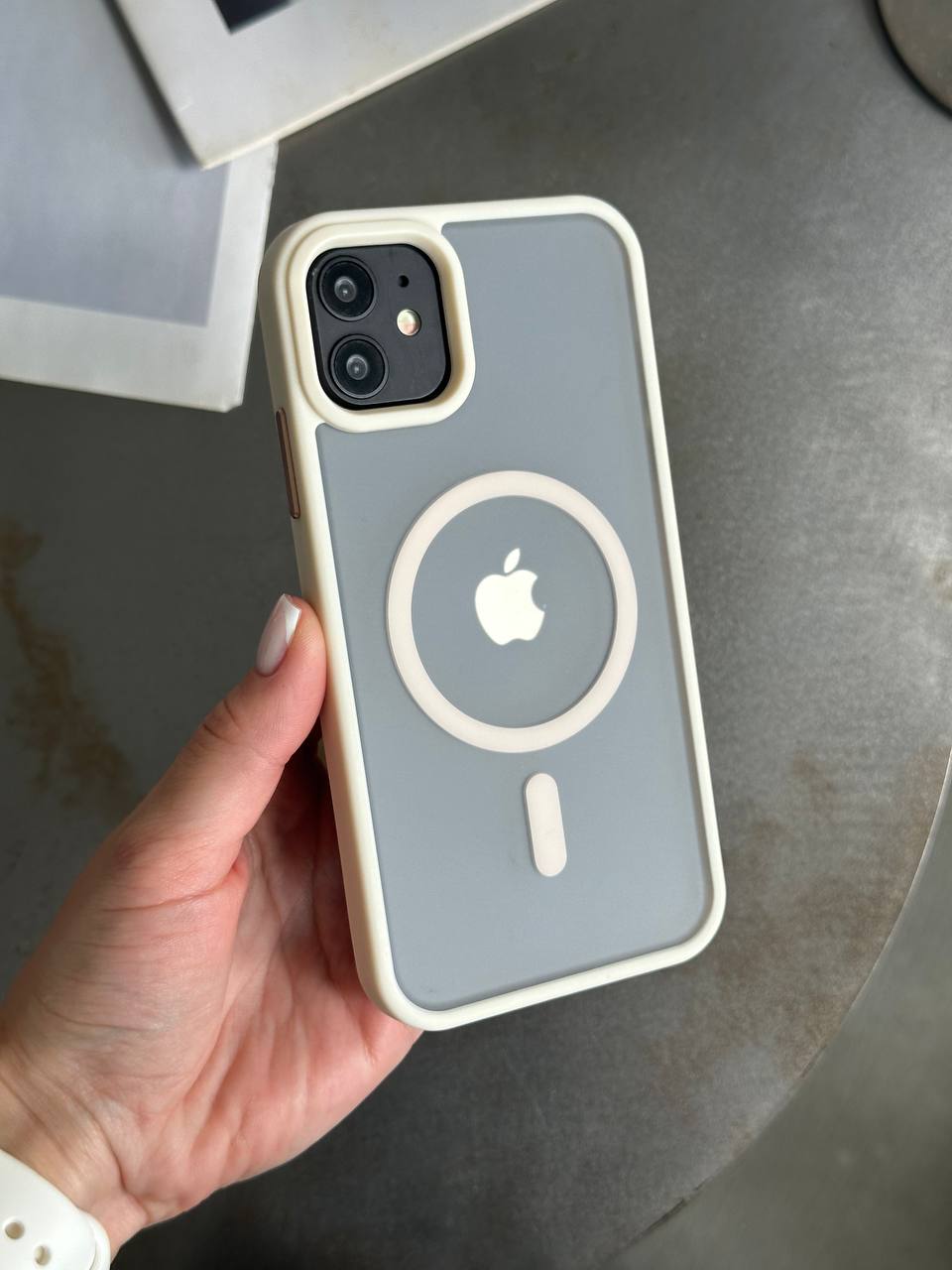 Чохол матовий з Magsafe на iPhone 11 Beige