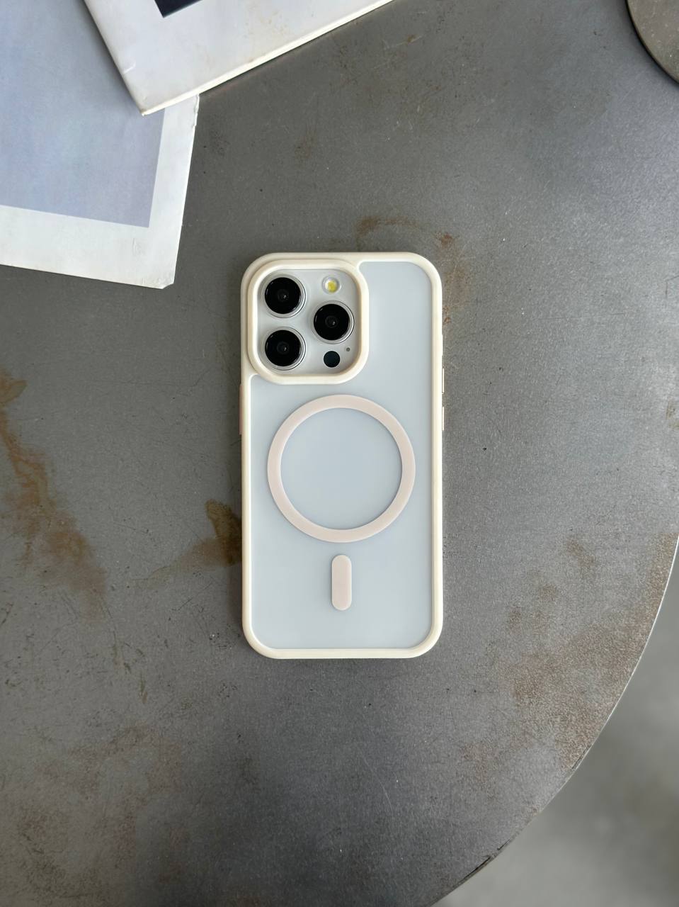 Чехол матовый из Magsafe на iPhone 16 Pro Beige