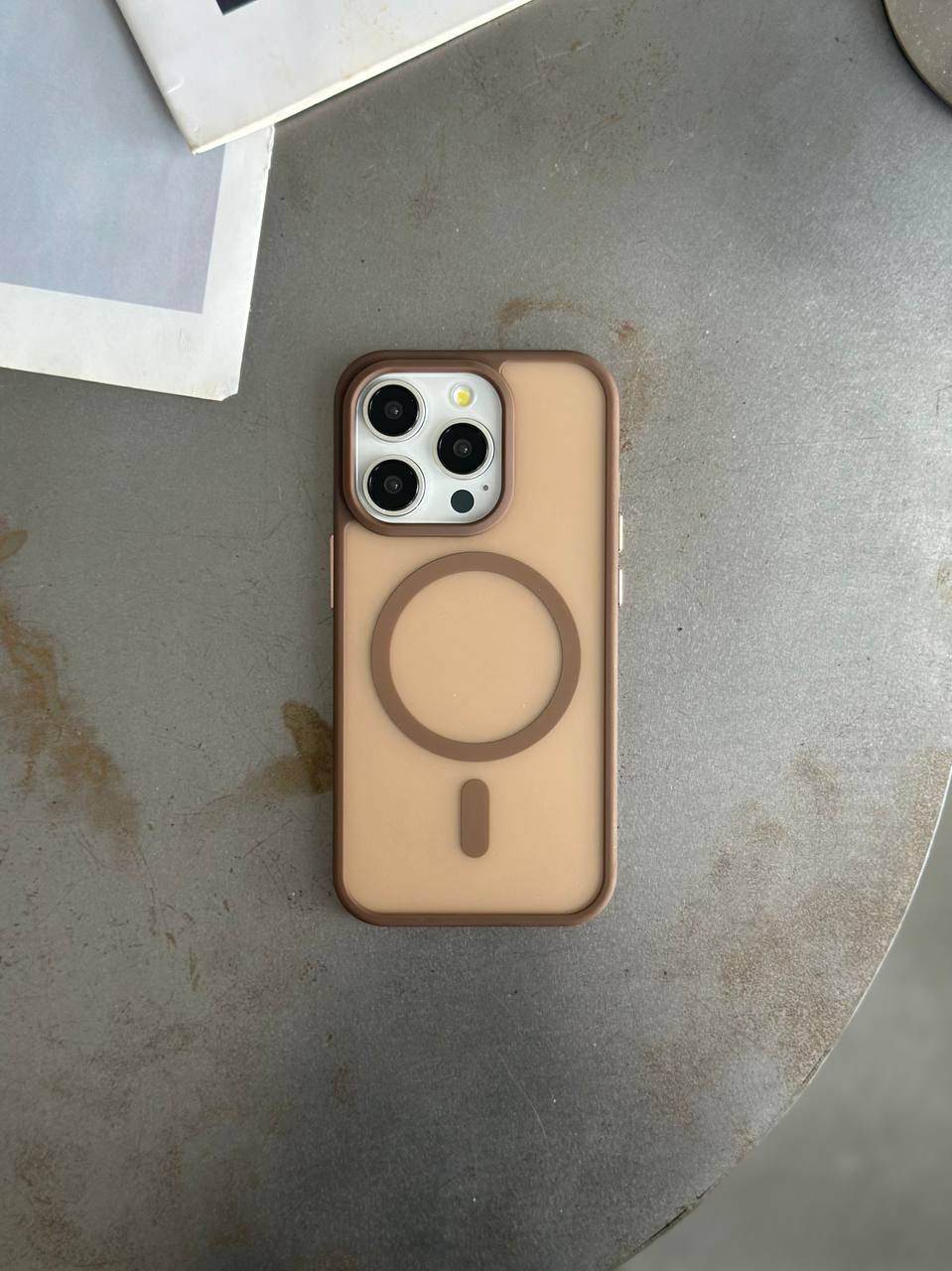 Чехол матовый из Magsafe на iPhone 16 Pro Brown