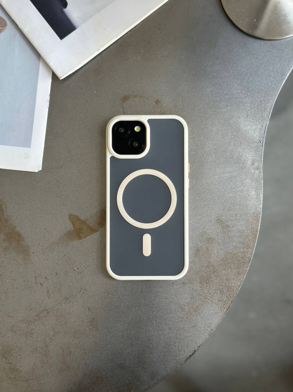 Чехол матовый из Magsafe на iPhone 14+ Beige