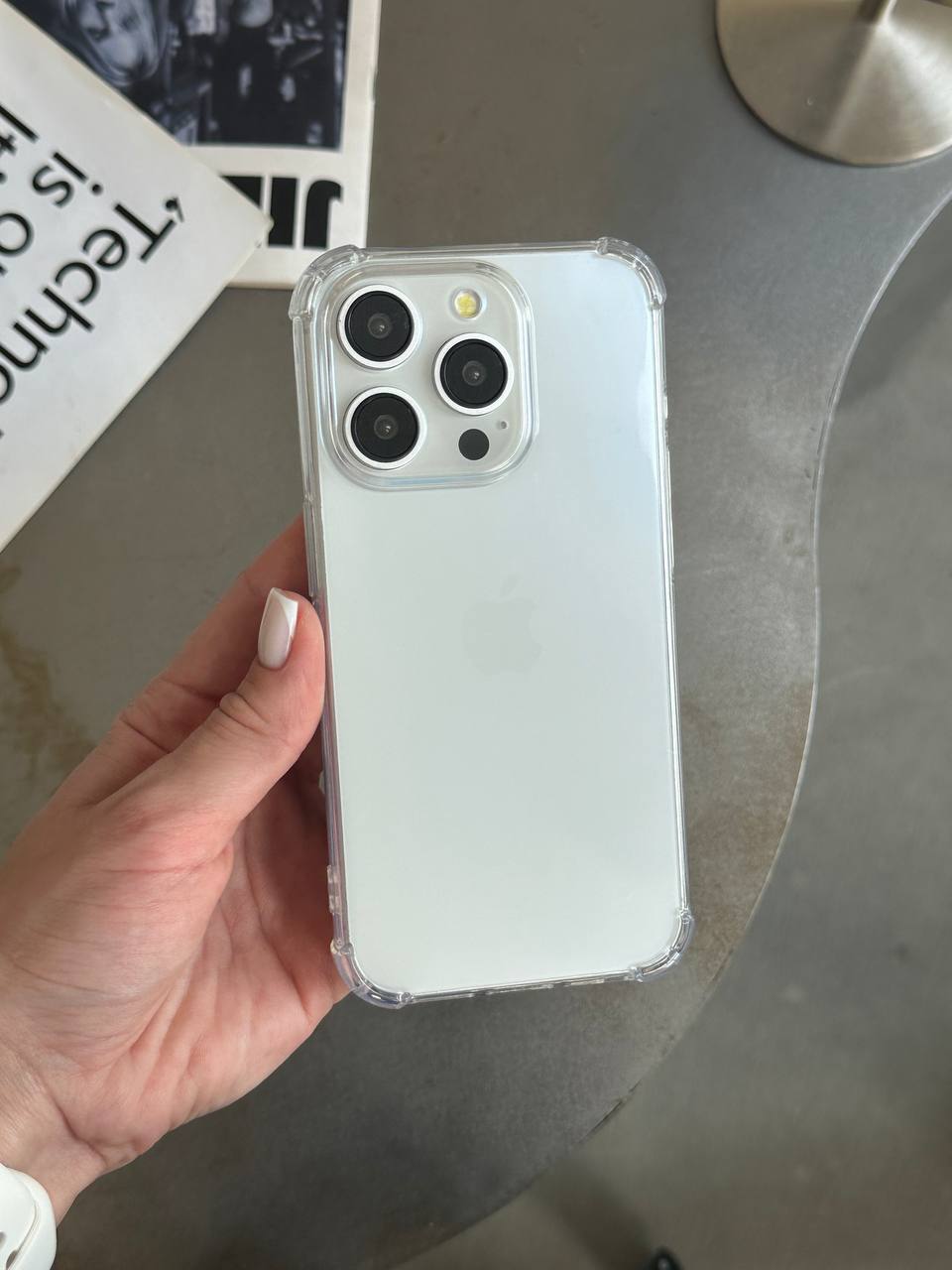 Чохол прозорий силіконовий з посиленими кутами відкрита камера на iPhone 15 Pro Max