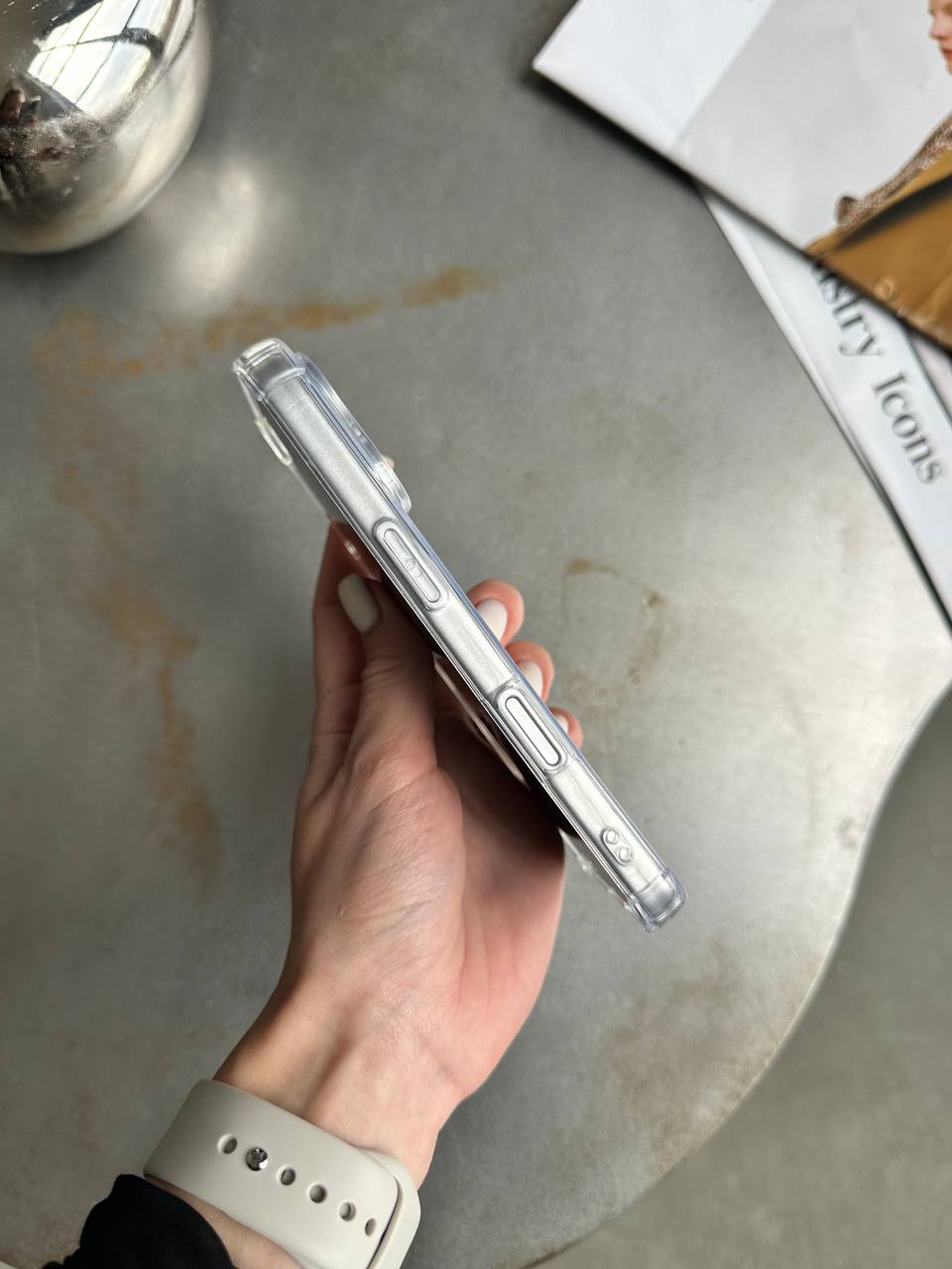 Чохол прозорий силіконовий з посиленими кутами відкрита камера на iPhone 17 Pro