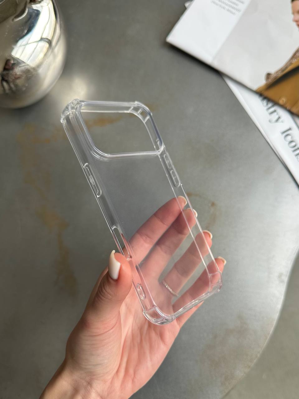 Чохол прозорий силіконовий з посиленими кутами відкрита камера на iPhone 17 Pro