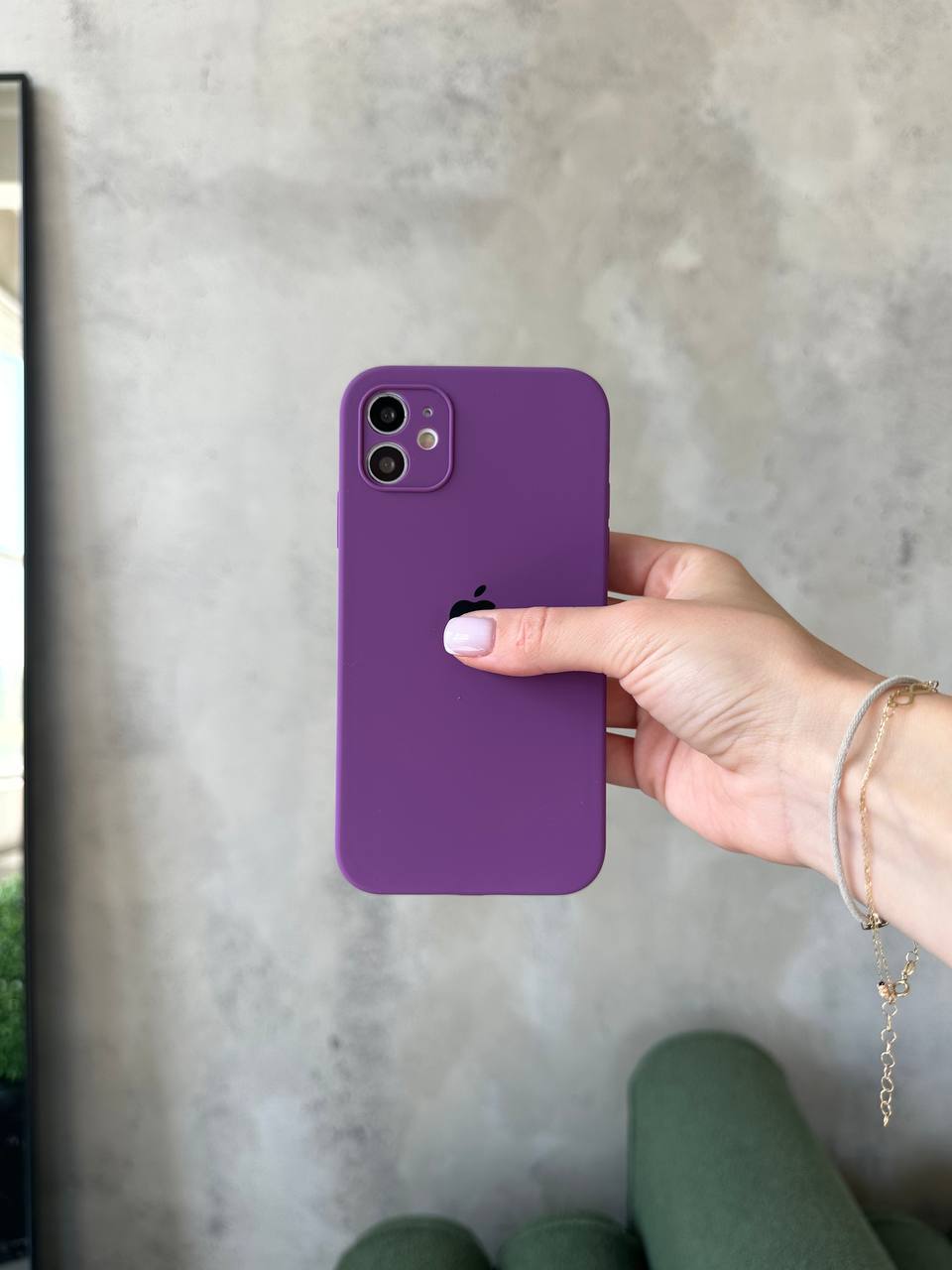 Чехол Silicone case с закрытой камерой на iPhone 11 Grape #19