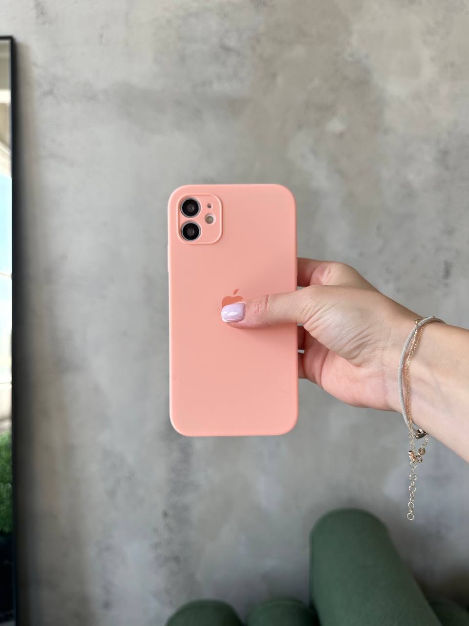 Чехол Silicone case с закрытой камерой на iPhone 11 Grapefruit #37