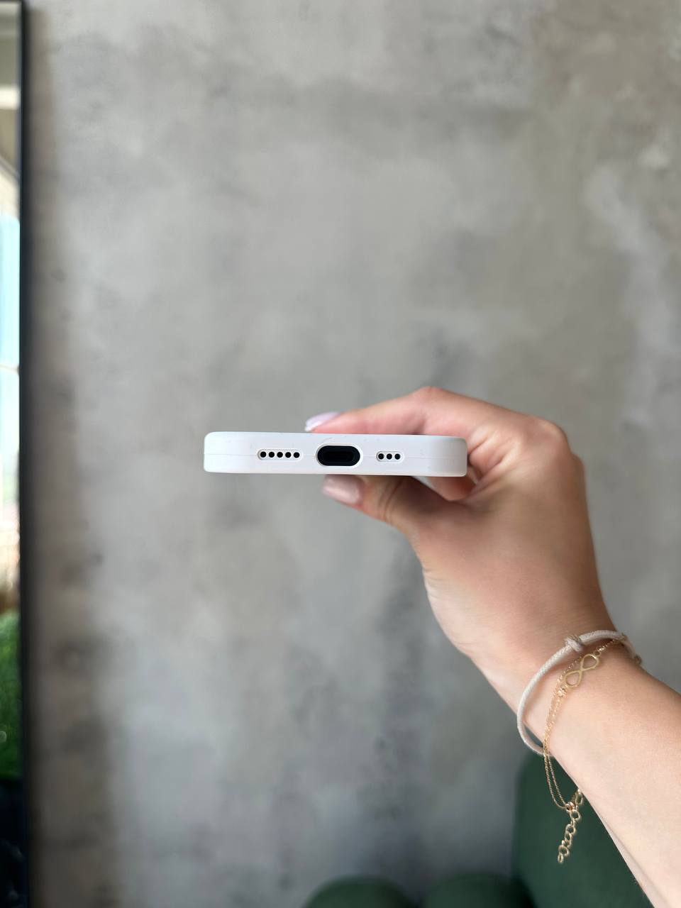 Чохол Silicone case із закритою камерою на iPhone 16+ White #08