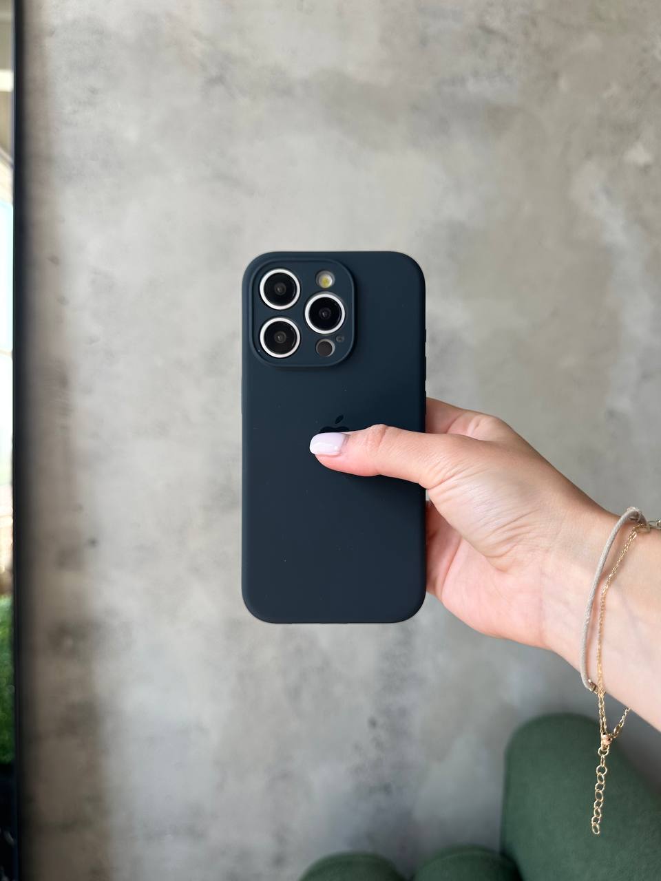 Чехол Silicone case с закрытой камерой на iPhone 16 Midnight #55