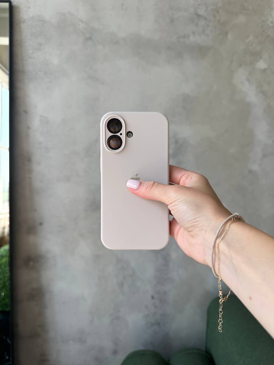 Чехол Silicone case с закрытой камерой для iPhone 16 Stone #09