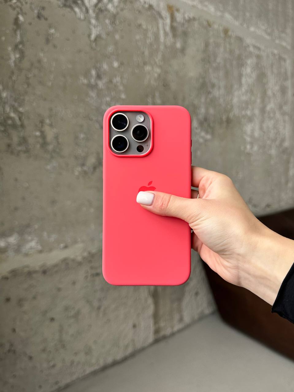 Чехол Silicone case с Magsafe на iPhone 15 Pro Guava (08)
