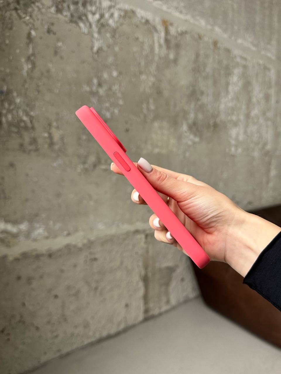 Чехол Silicone case с Magsafe на iPhone 15 Pro Guava (08)