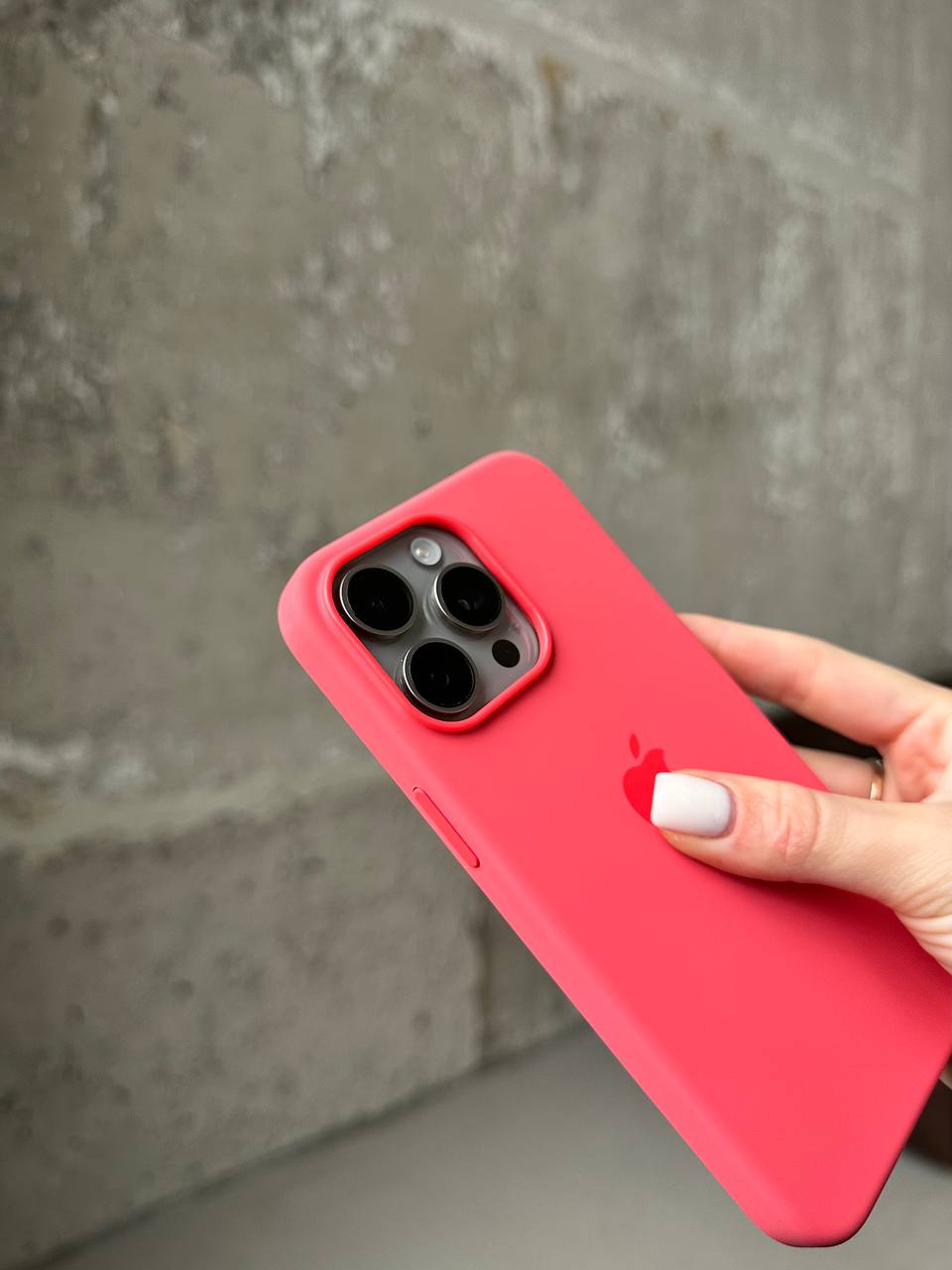 Чехол Silicone case с Magsafe на iPhone 15 Pro Guava (08)