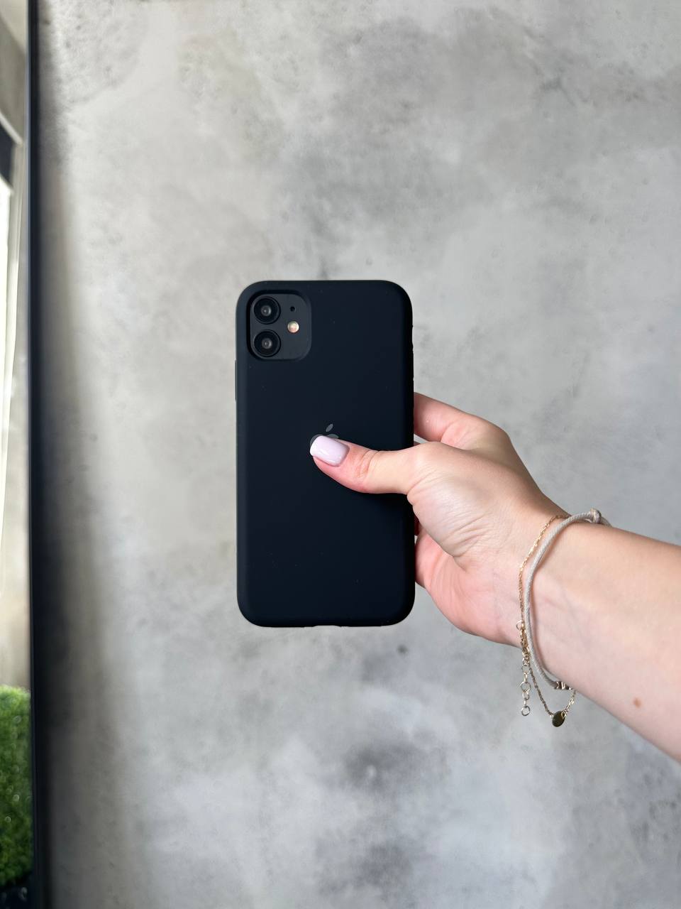 Чехол Silicone case с открытой камерой на iPhone 11 Black (01)