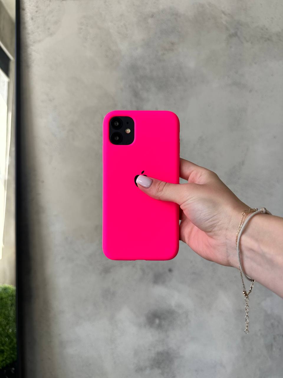 Чехол Silicone case с открытой камерой на iPhone 11 Shiny Pink (35)