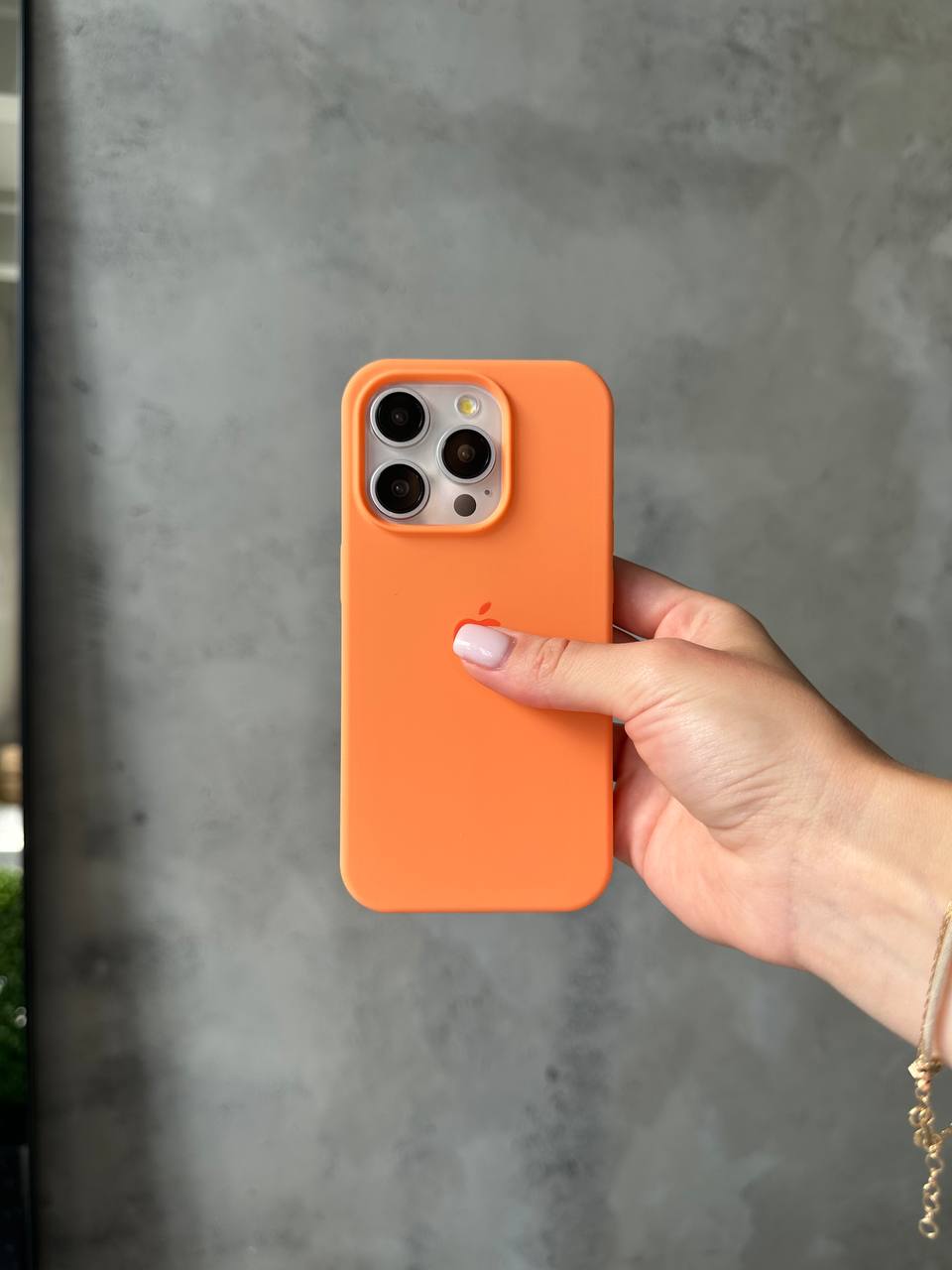 Чехол Silicone case с открытой камерой на iPhone 12 / 12 Pro Papaya (40)