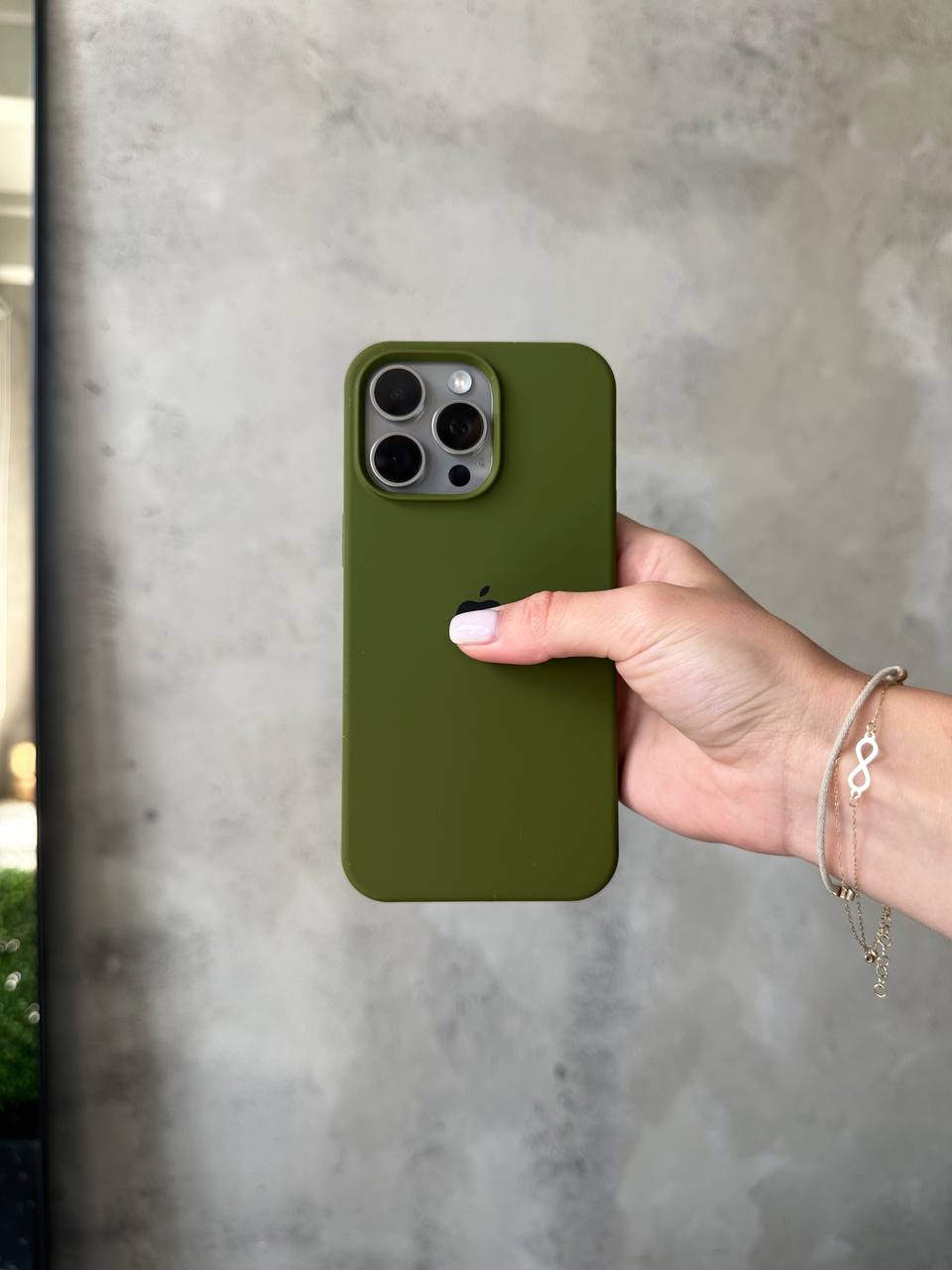 Чехол Silicone case с открытой камерой на iPhone 16 Pro Max Army Green (11)