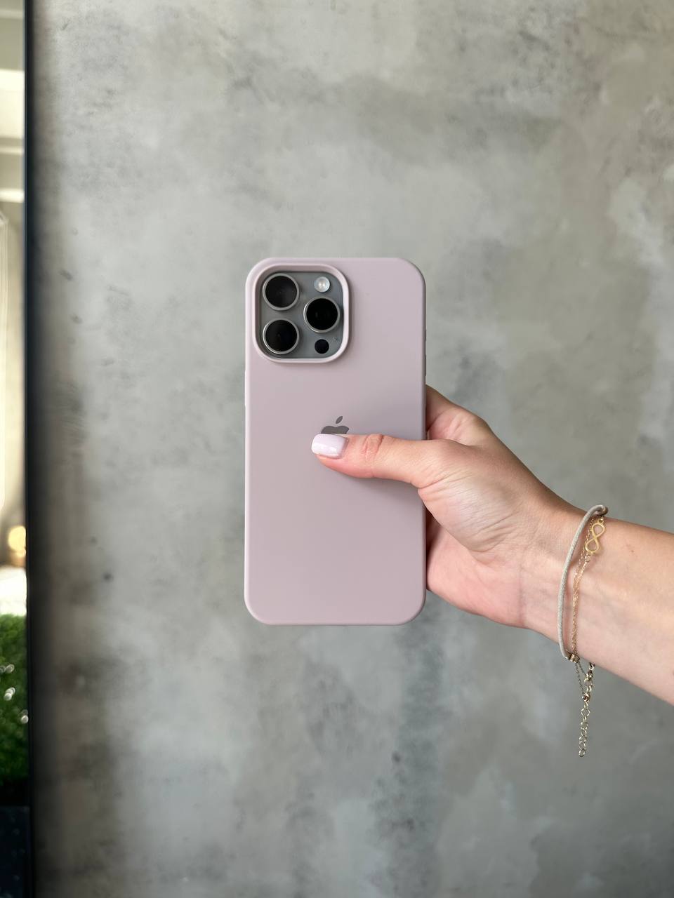 Чехол Silicone case с открытой камерой на iPhone 16 Pro Max Lavander (08)