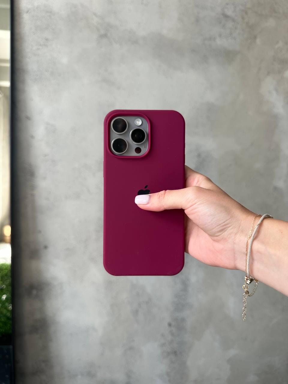 Чехол Silicone case с открытой камерой на iPhone 16 Pro Max Marsala (18)