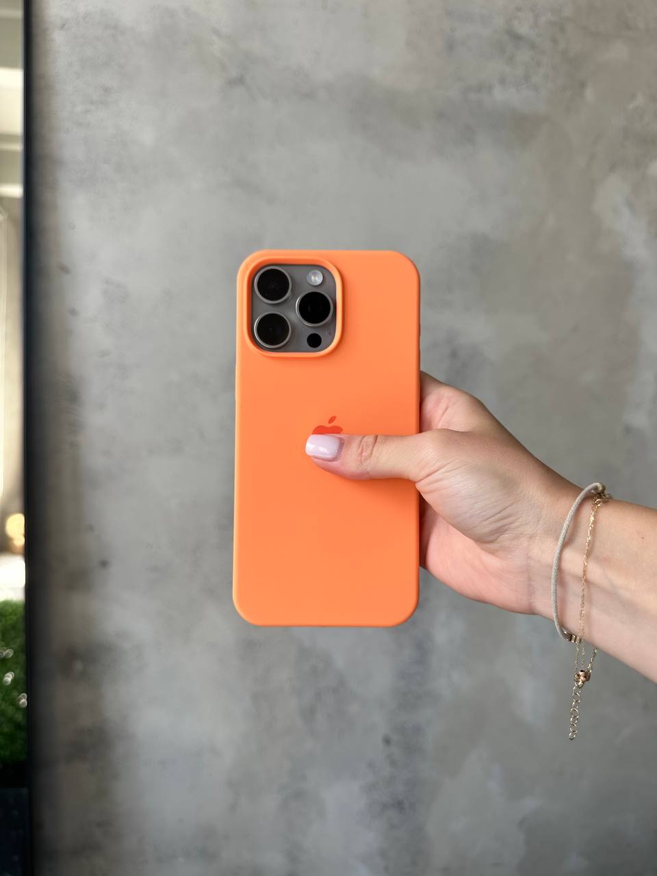 Чехол Silicone case с открытой камерой на iPhone 16 Pro Max Papaya (40)