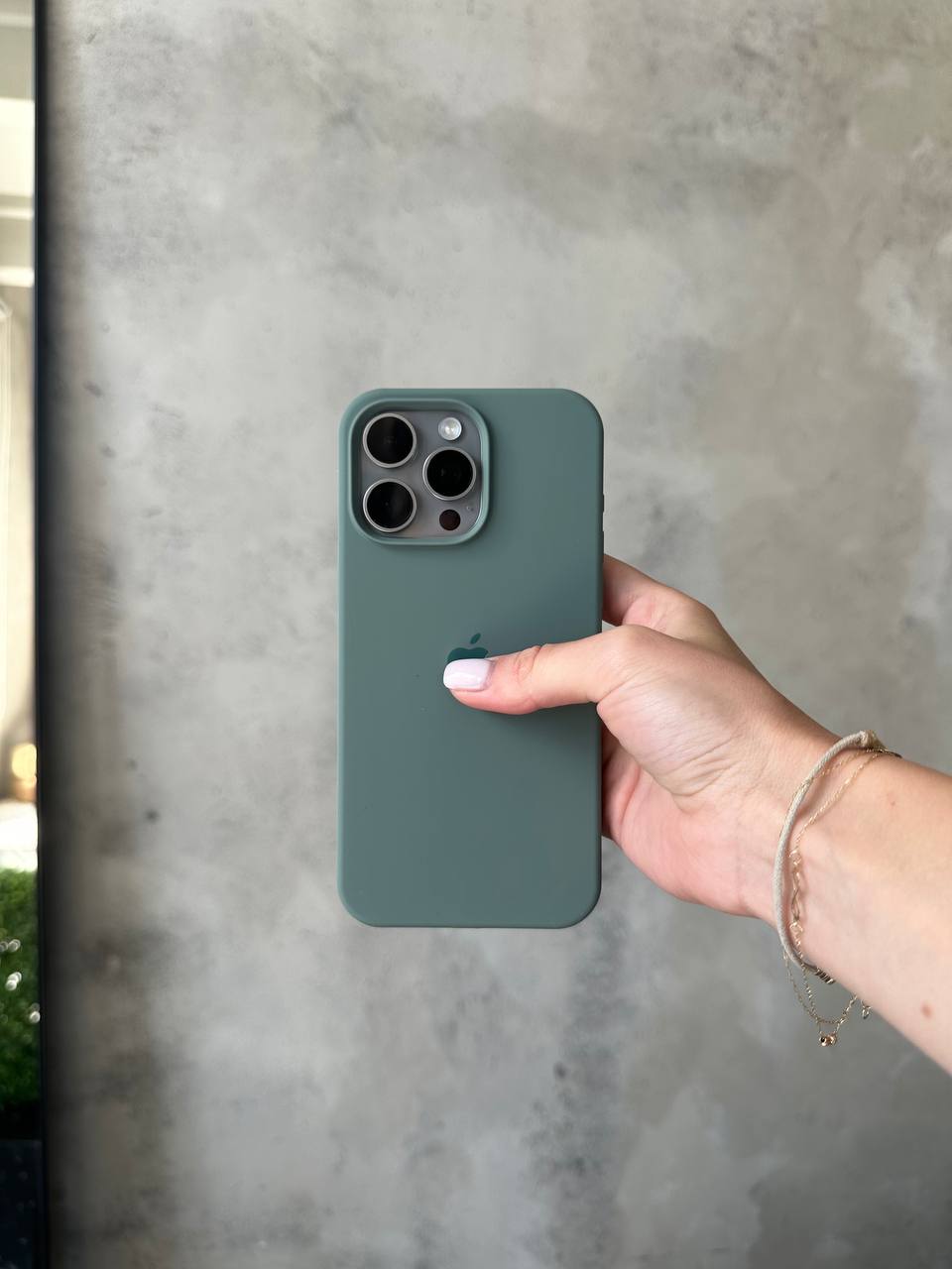 Чехол Silicone case с открытой камерой на iPhone 16 Pro Max Pine Green (36)