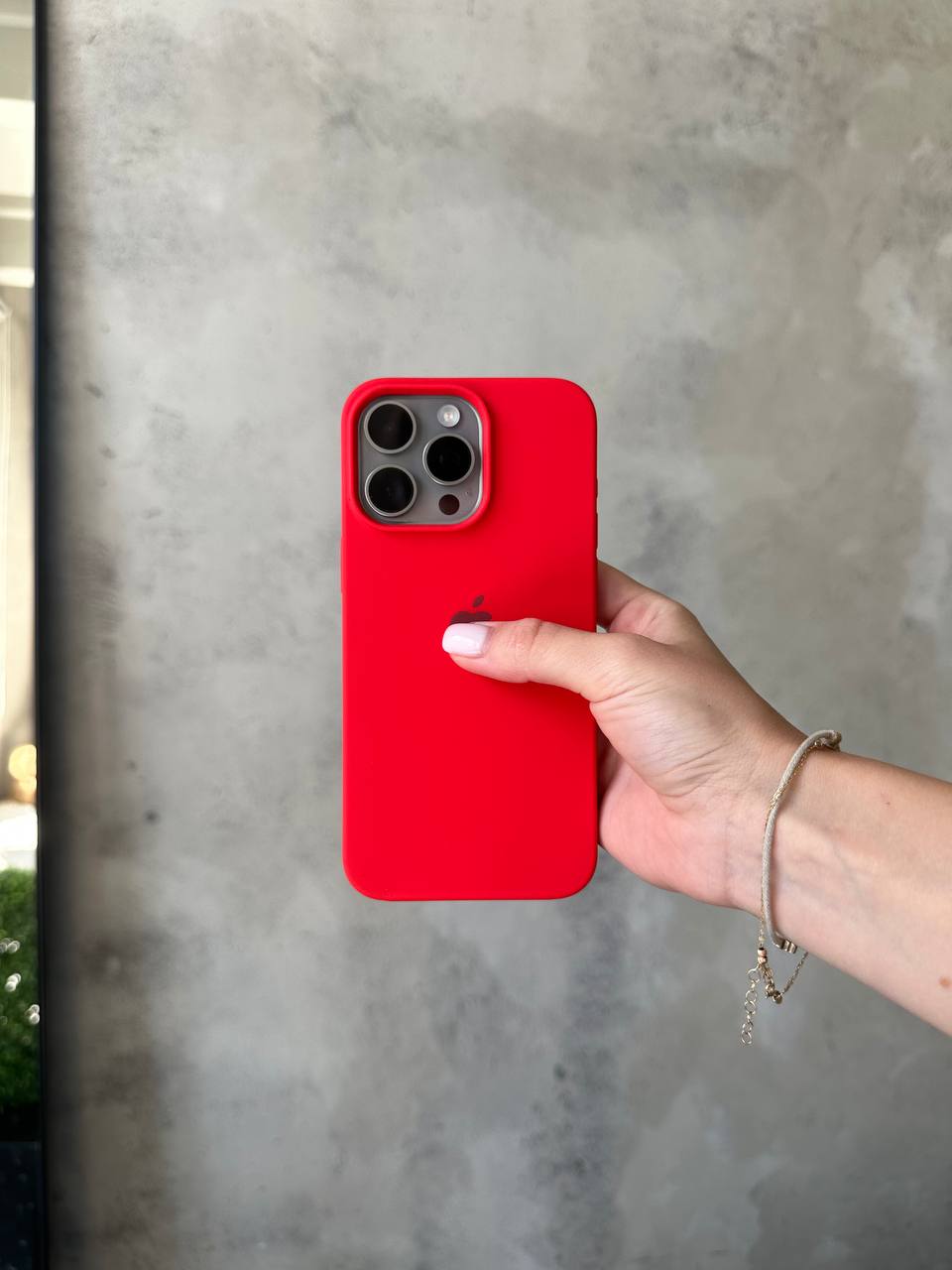 Чехол Silicone case с открытой камерой на iPhone 16 Pro Max Red (04)
