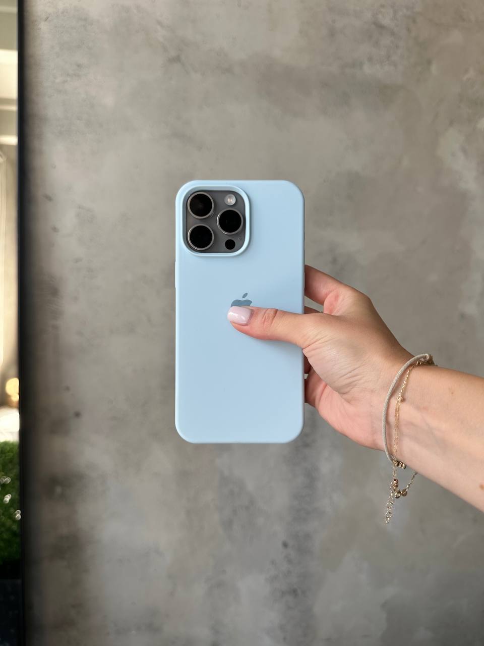 Чехол Silicone case с открытой камерой на iPhone 16 Pro Max Sky Blue (33)