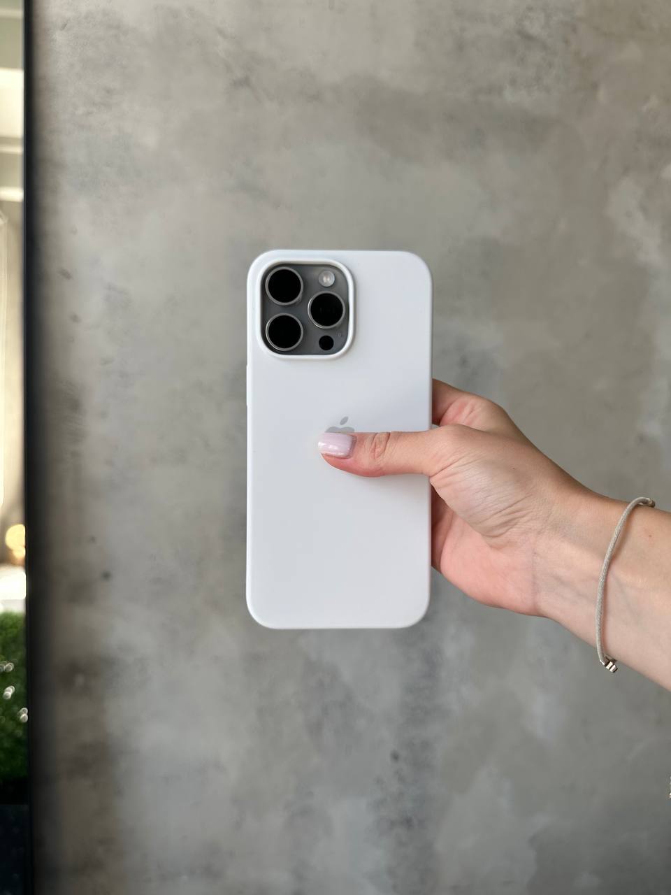 Чехол Silicone case с открытой камерой на iPhone 16 Pro Max White (03)