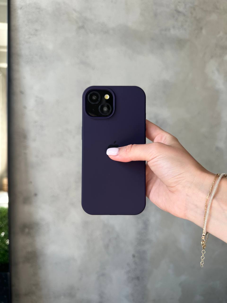Чехол Silicone case с открытой камерой на iPhone 13 Mini Elderberry (32)