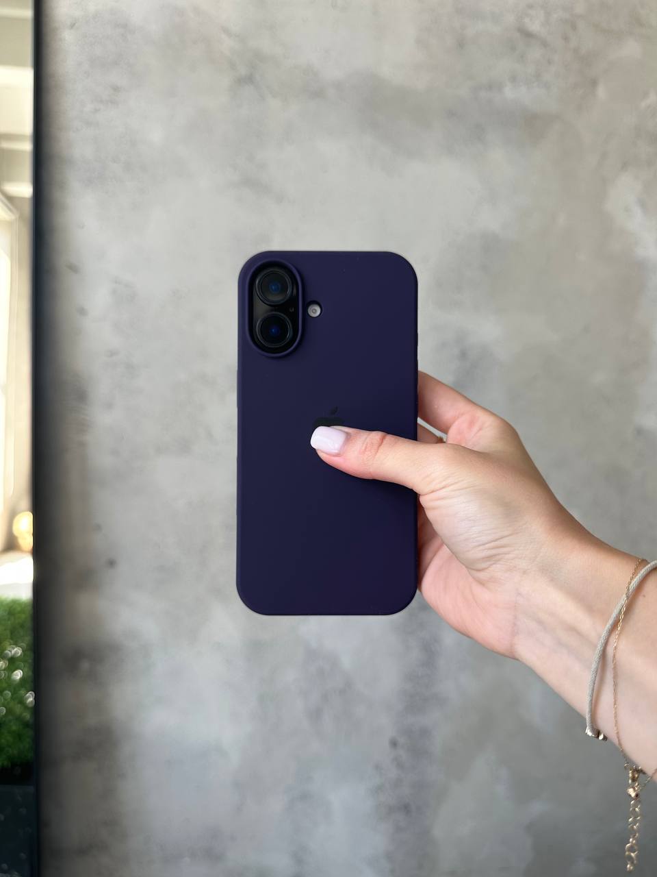 Чехол Silicone case с открытой камерой на iPhone 17 Elderberry (32)