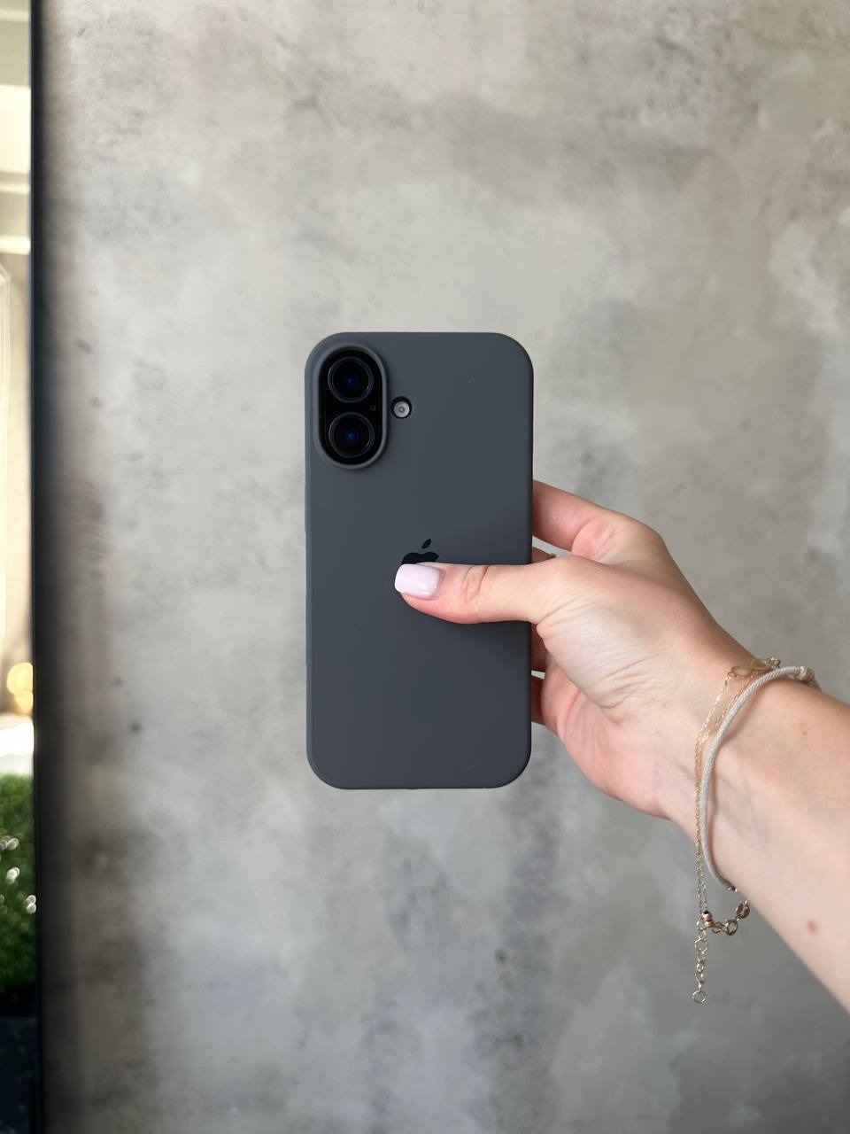 Чехол Silicone case с открытой камерой на iPhone 17 Graphite (24)