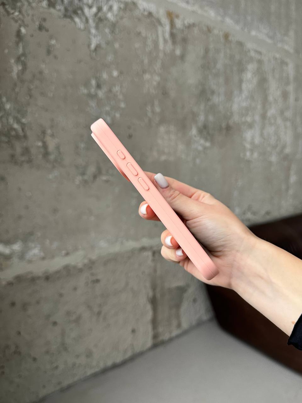 Чехол Silicone case с открытой камерой на iPhone 17 Pro Grapefruit (07)