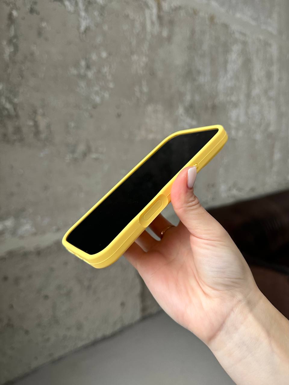 Чохол Silicone case з відкритою камерою на iPhone 17 Pro Max Yellow (38)